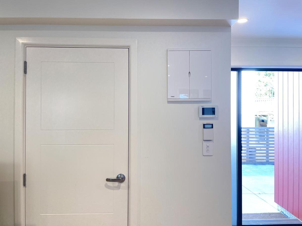 No Party Allowed, Entire Brand New 3 Bedroom Townhouse, Free Unlimited Fibre Wifi And Free Parking Веллінгтон Екстер'єр фото