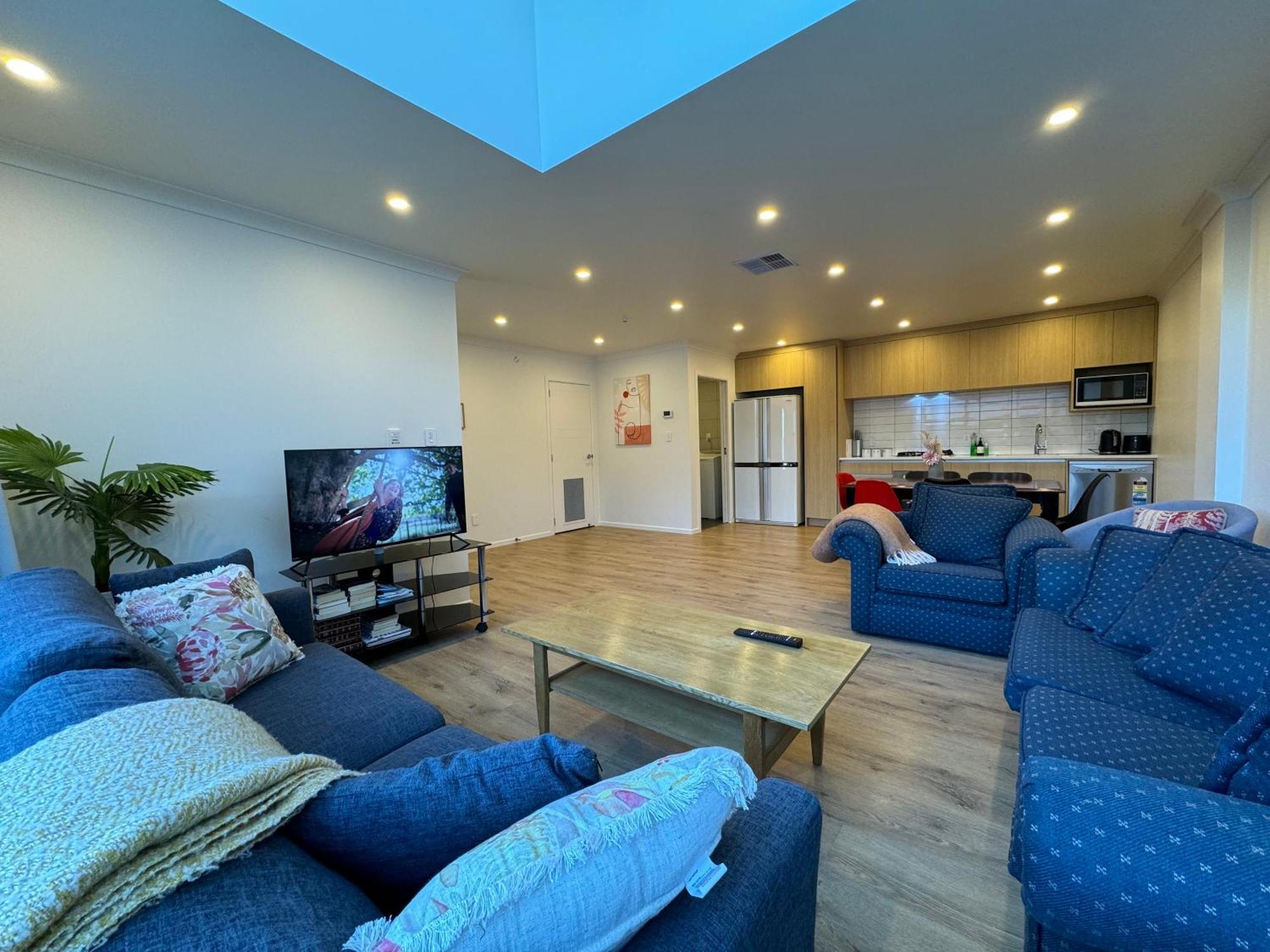 No Party Allowed, Entire Brand New 3 Bedroom Townhouse, Free Unlimited Fibre Wifi And Free Parking Веллінгтон Екстер'єр фото
