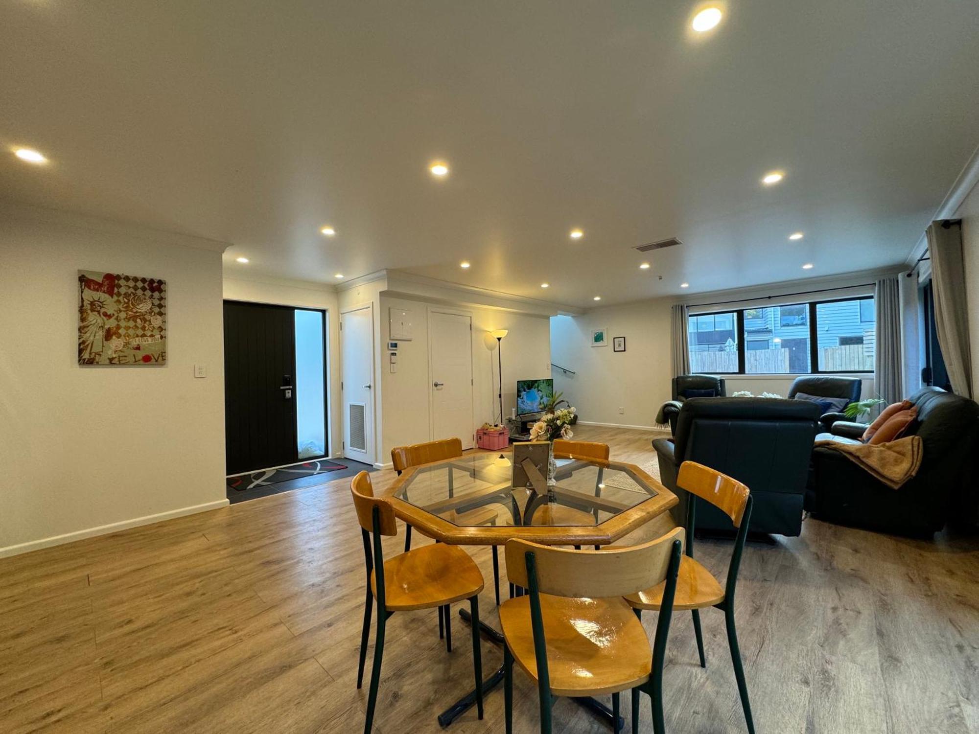 No Party Allowed, Entire Brand New 3 Bedroom Townhouse, Free Unlimited Fibre Wifi And Free Parking Веллінгтон Екстер'єр фото