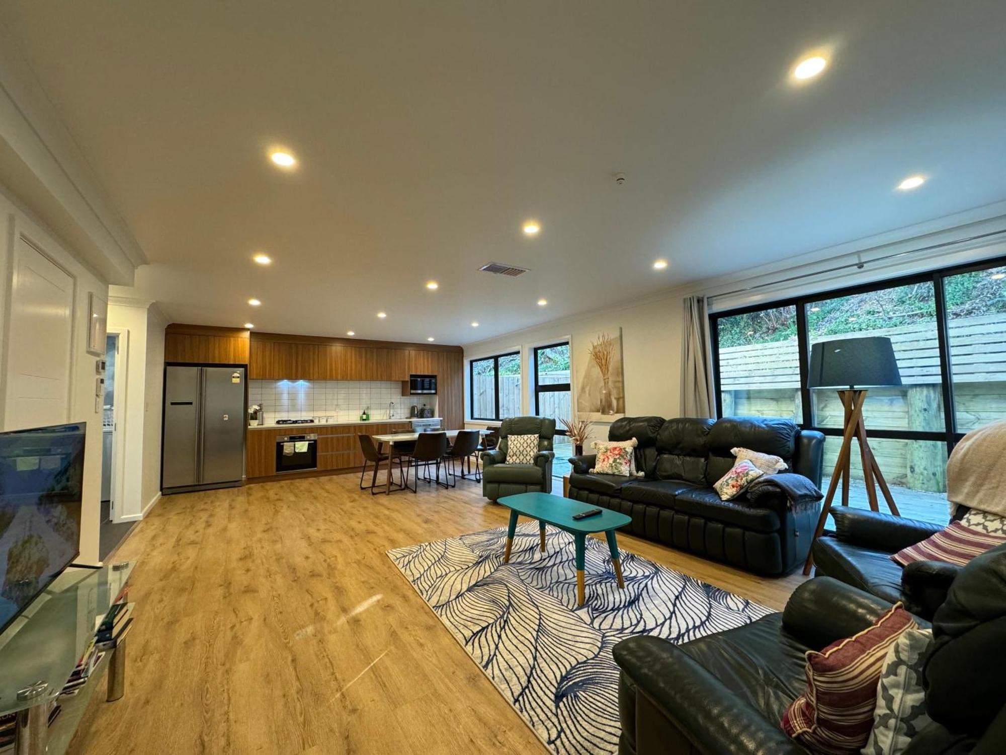 No Party Allowed, Entire Brand New 3 Bedroom Townhouse, Free Unlimited Fibre Wifi And Free Parking Веллінгтон Екстер'єр фото