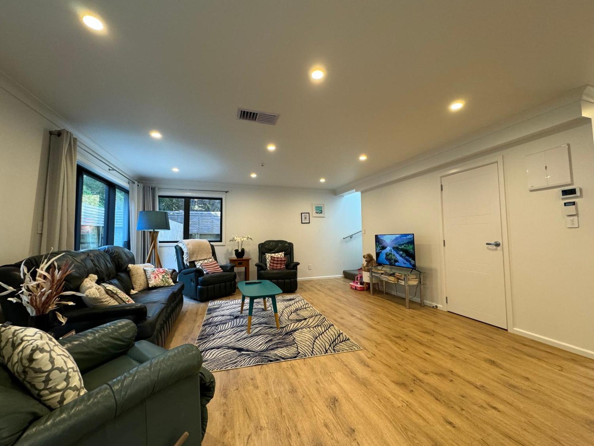 No Party Allowed, Entire Brand New 3 Bedroom Townhouse, Free Unlimited Fibre Wifi And Free Parking Веллінгтон Екстер'єр фото