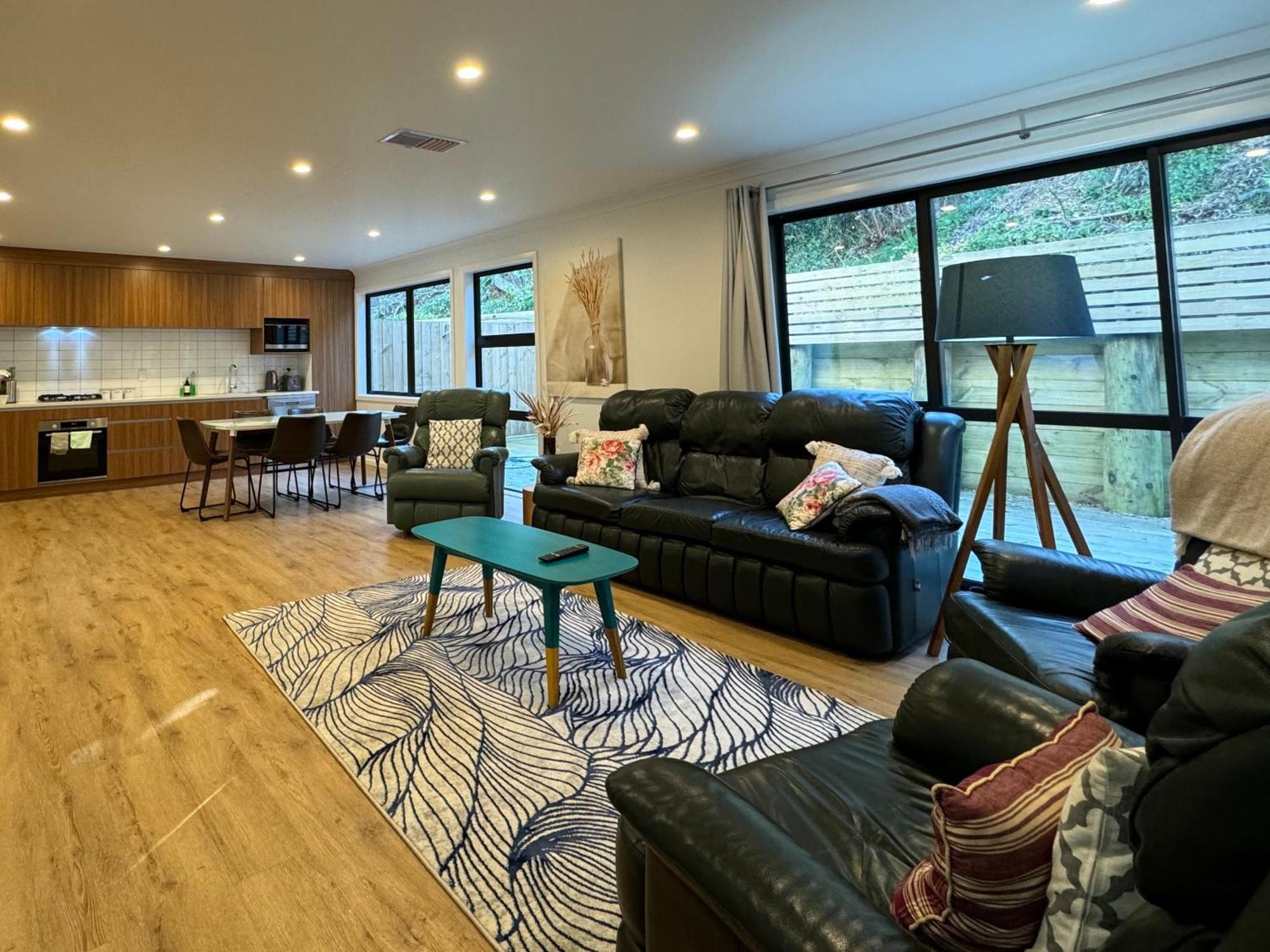 No Party Allowed, Entire Brand New 3 Bedroom Townhouse, Free Unlimited Fibre Wifi And Free Parking Веллінгтон Екстер'єр фото