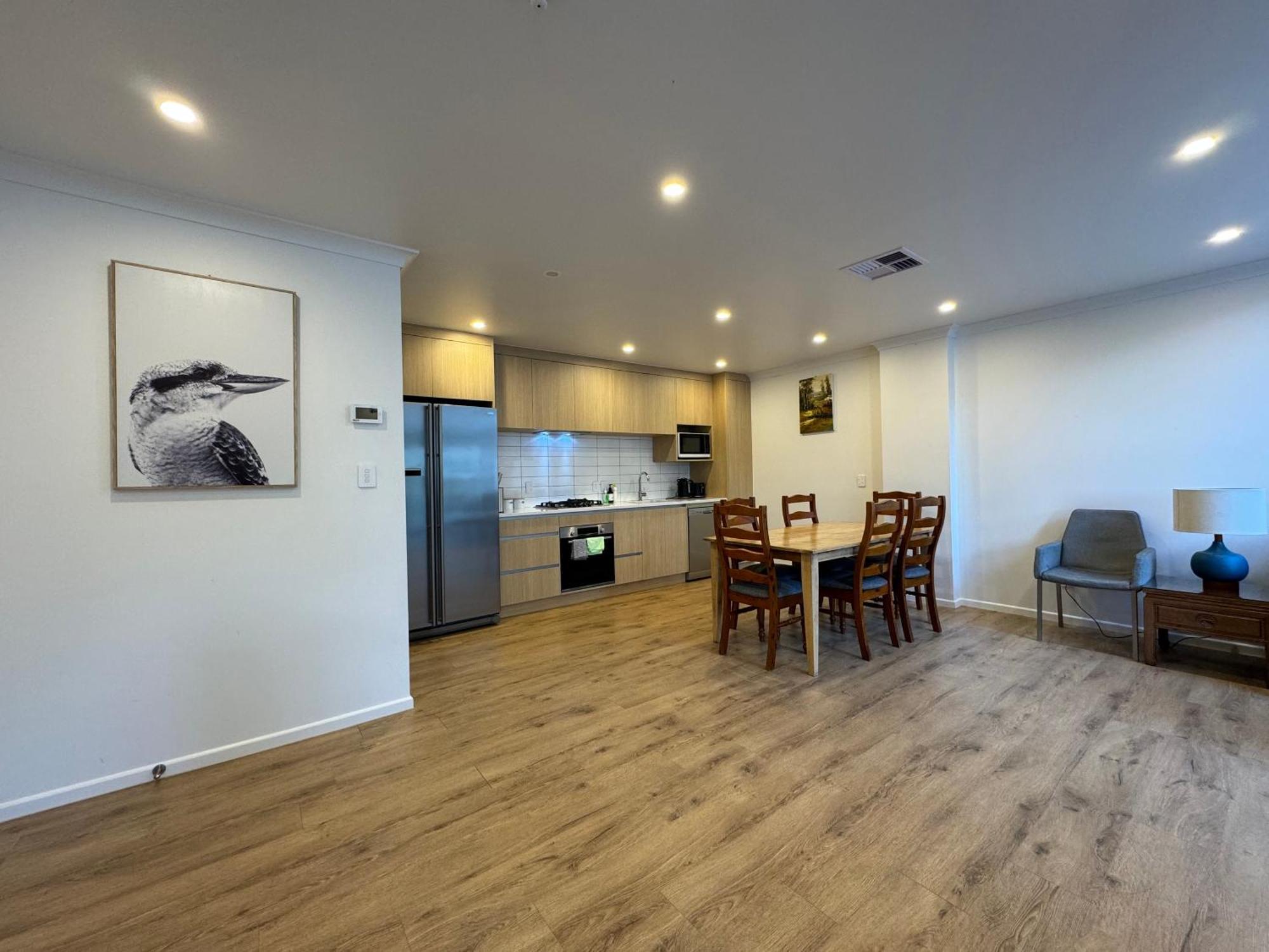 No Party Allowed, Entire Brand New 3 Bedroom Townhouse, Free Unlimited Fibre Wifi And Free Parking Веллінгтон Екстер'єр фото