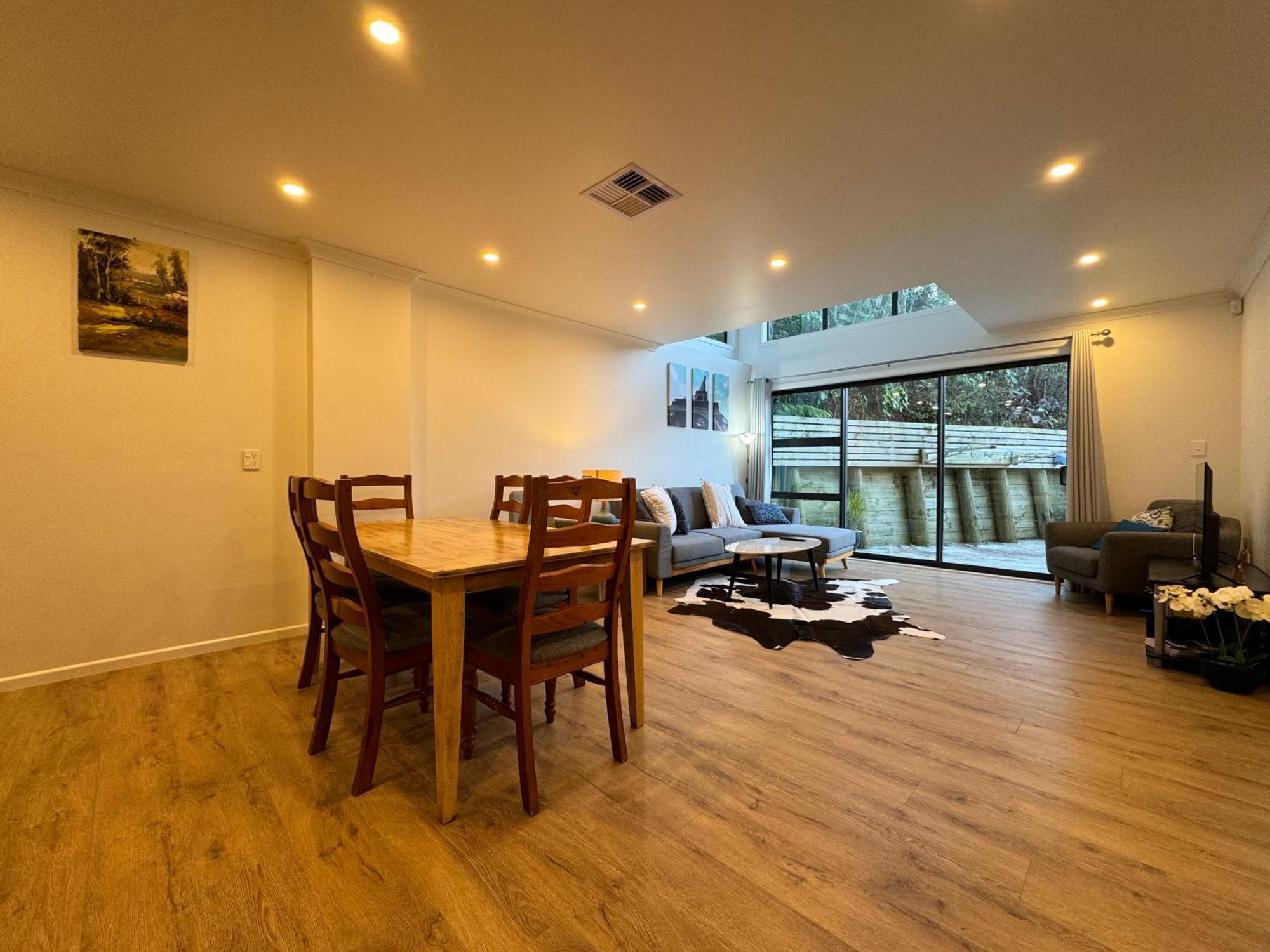 No Party Allowed, Entire Brand New 3 Bedroom Townhouse, Free Unlimited Fibre Wifi And Free Parking Веллінгтон Екстер'єр фото
