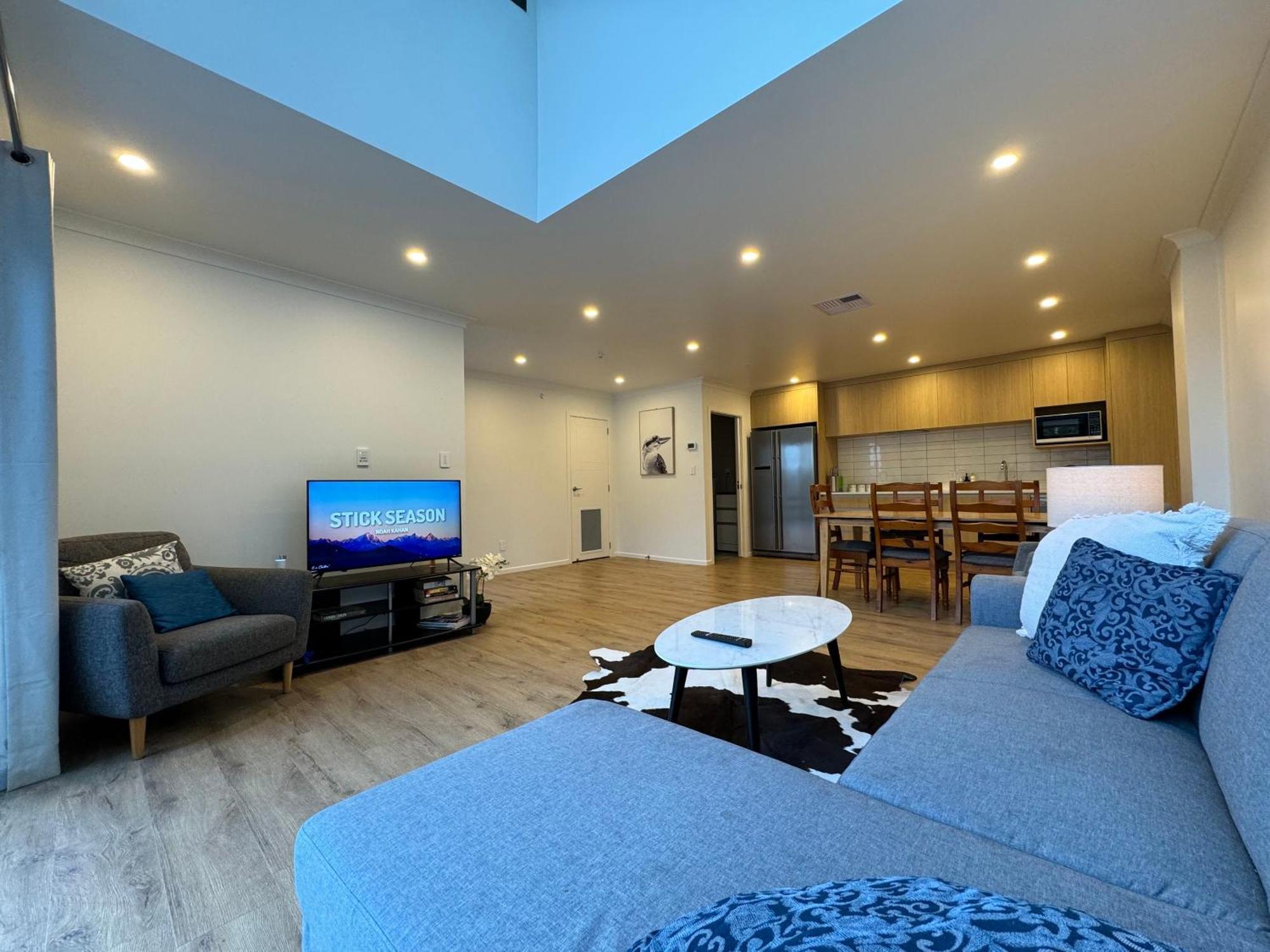 No Party Allowed, Entire Brand New 3 Bedroom Townhouse, Free Unlimited Fibre Wifi And Free Parking Веллінгтон Екстер'єр фото